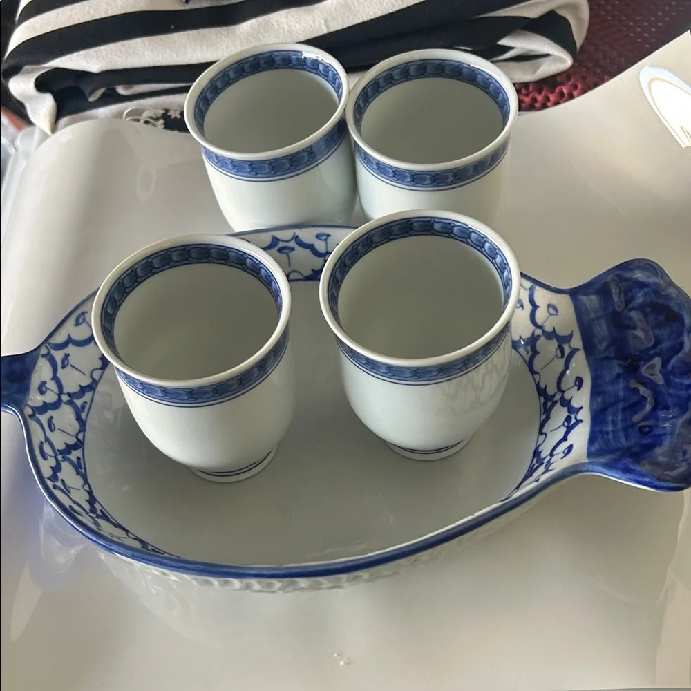 Blue and White Fish-Shaped Serving Set - Picture 3 of 9